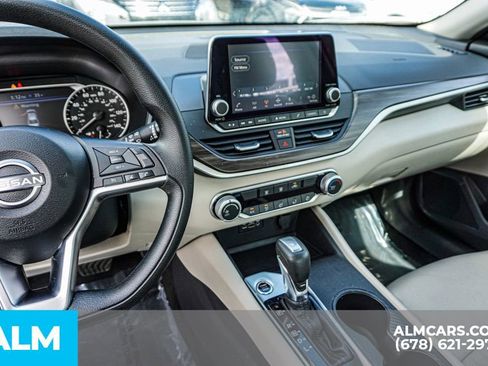 Used 2025 Nissan Altima 2.5 SV image 32