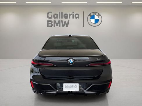 Certified 2023 BMW 740i image 9