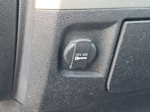 Used 2020 RAM 1500 Classic SLT AWD/4WD image 26