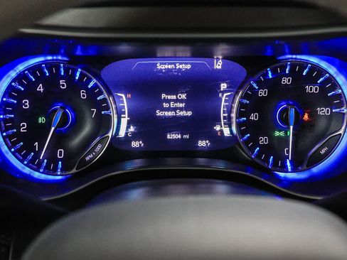 Used 2019 Chrysler Pacifica Limited w/ Advanced Safetytec Group FWD image 27