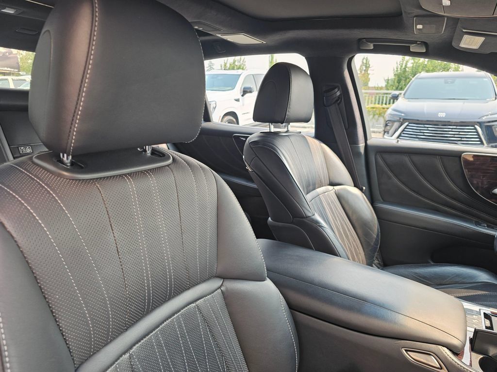 Used 2021 Lexus LS 500 AWD w/ Interior Upgrade Package image 11
