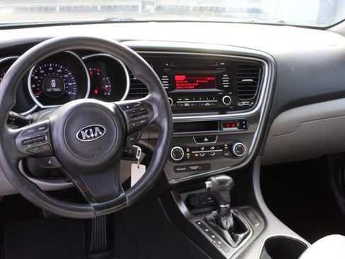 Used 2015 Kia Optima LX FWD image 32
