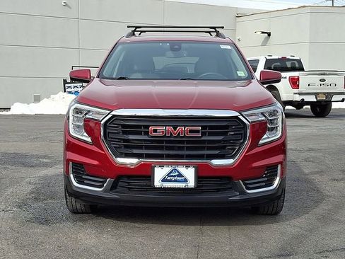 Used 2022 GMC Terrain SLE w/ Driver Convenience Package image 2
