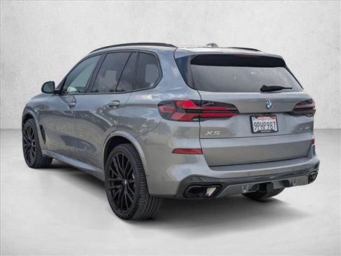 Used 2025 BMW X5 xDrive40i w/ M Sport Package AWD/4WD image 8