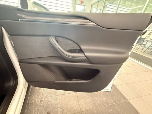 Used 2023 Tesla Model X image 38