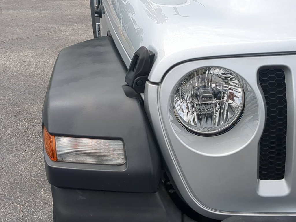 Used 2023 Jeep Wrangler Unlimited Sport AWD/4WD image 10