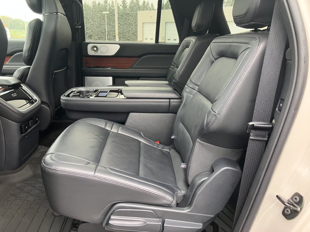 Used 2024 Lincoln Navigator L Reserve w/ Equipment Group 201A AWD/4WD image 5