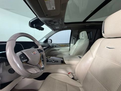 Used 2021 Cadillac Escalade Premium Luxury Platinum AWD/4WD image 19