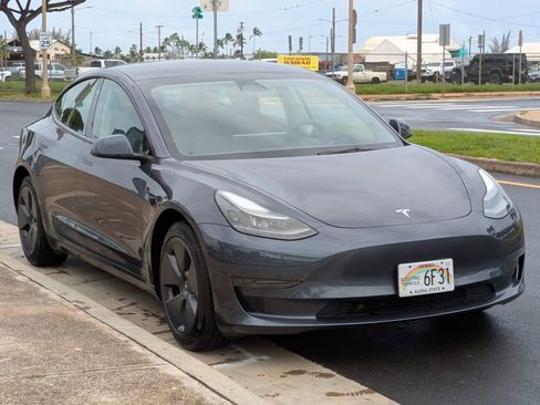 Used 2023 Tesla Model 3 Standard Range image 6
