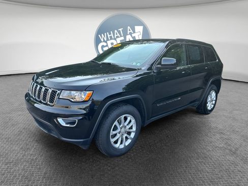 Certified 2022 Jeep Grand Cherokee Laredo X AWD/4WD image 8