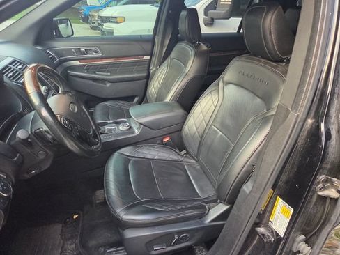 Used 2018 Ford Explorer Platinum AWD/4WD image 11