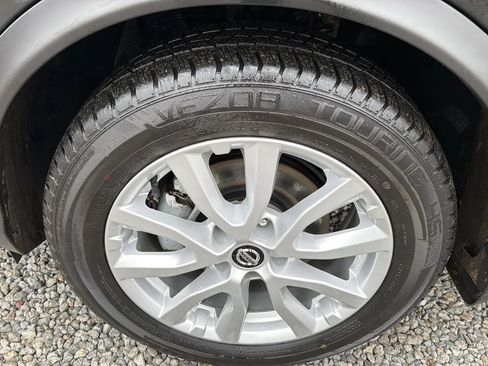 Used 2022 Nissan Rogue Sport SV image 11