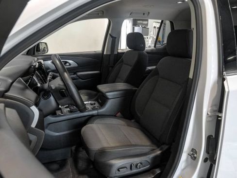Used 2020 Chevrolet Traverse LT FWD image 32