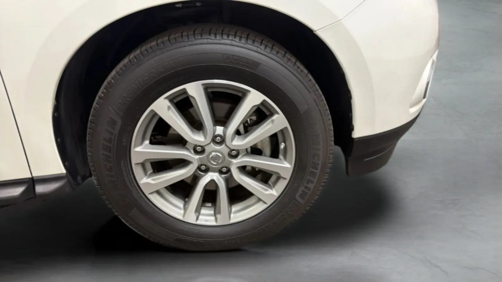 Used 2016 Nissan Pathfinder SV FWD image 26