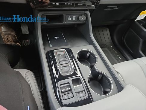 New 2025 Honda Pilot Touring image 29