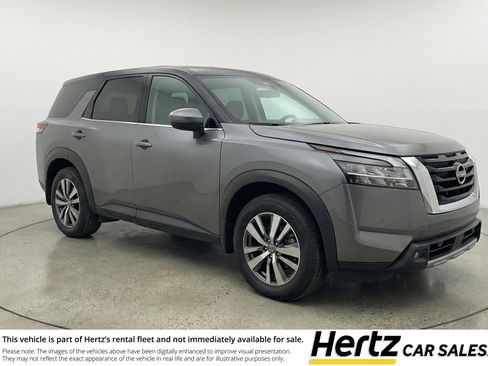 Used 2025 Nissan Pathfinder SV image 1