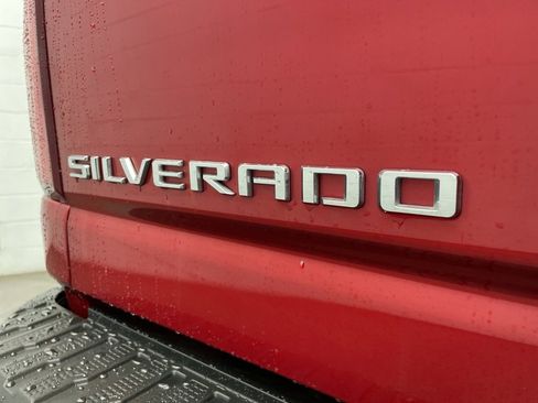 Used 2021 Chevrolet Silverado 2500 LTZ w/ LTZ Premium Package image 9