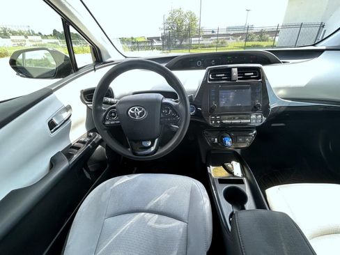 Used 2019 Toyota Prius LE AWD/4WD image 13