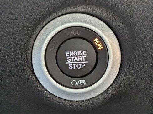 New 2026 Chrysler Pacifica Select w/ S Appearance Package image 28