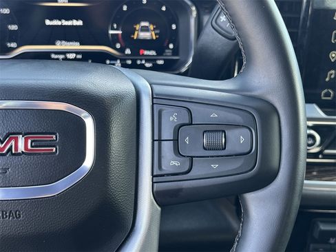 Used 2025 GMC Sierra 1500 Elevation image 14