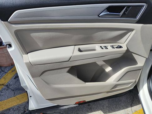 Used 2018 Volkswagen Atlas SE image 24