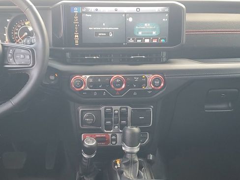 Used 2024 Jeep Wrangler Unlimited Rubicon w/ Technology Group AWD/4WD image 15