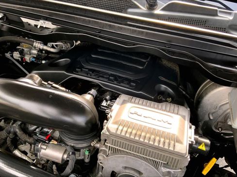 Used 2020 RAM 1500 Limited w/ Body Color Bumper Group image 30