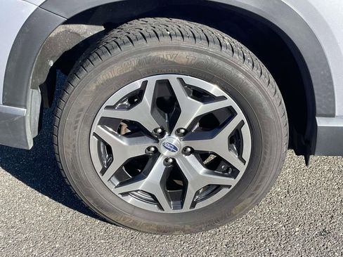 Used 2019 Subaru Forester Premium w/ All-Weather Package image 9