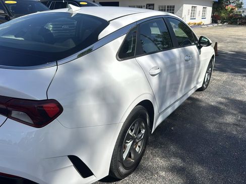 Used 2021 Kia K5 LXS FWD image 8
