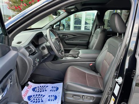 Used 2025 Honda Ridgeline Black Edition image 4