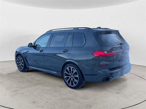 Used 2022 BMW X7 M50i w/ Dynamic Handling Package image 3