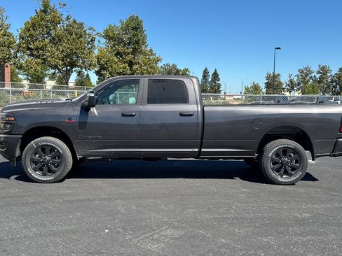 New 2026 RAM 3500 Big Horn AWD/4WD image 6