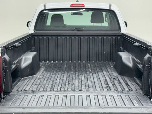 Used 2017 Toyota Tacoma 2WD Access Cab image 32