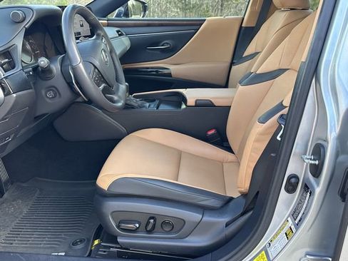 Used 2024 Lexus ES 350 350 w/ Premium Package image 10