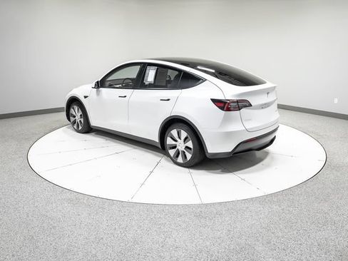 Used 2021 Tesla Model Y Long Range AWD/4WD image 31