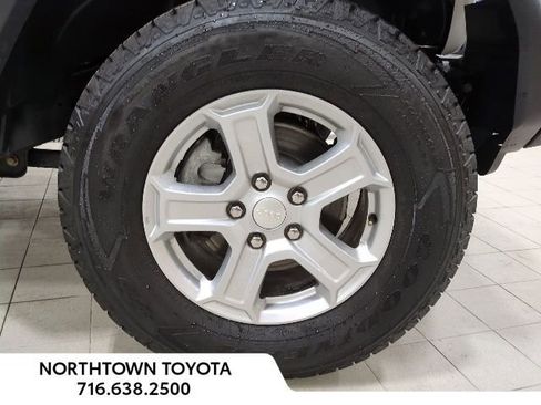 Used 2021 Jeep Wrangler Sport AWD/4WD image 18