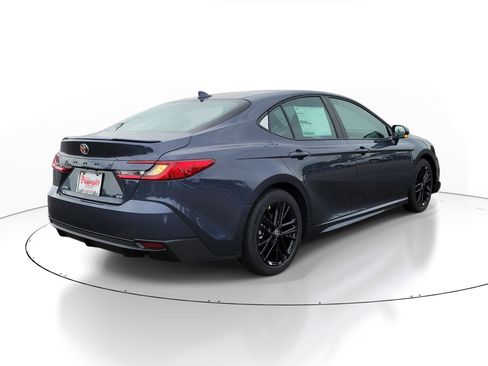 New 2026 Toyota Camry SE FWD image 4
