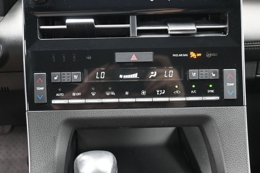 Certified 2021 Toyota Avalon Limited w/ Advanced Safety Package FWD image 23