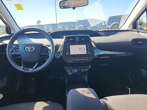 Used 2020 Toyota Prius LE AWD/4WD image 3