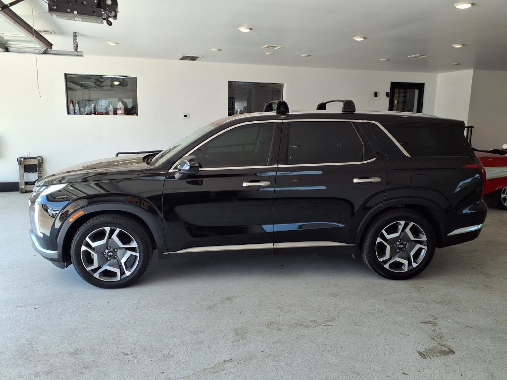 Used 2023 Hyundai Palisade Limited FWD image 2