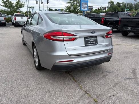 Used 2020 Ford Fusion SE FWD image 5
