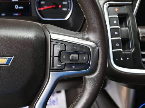 Used 2021 Chevrolet Suburban LT RWD image 18