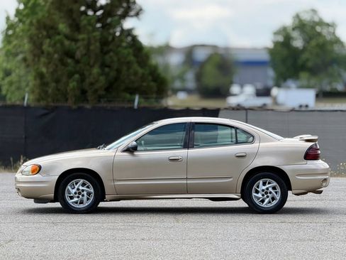 Used 2004 Pontiac Grand Am SE FWD image 8