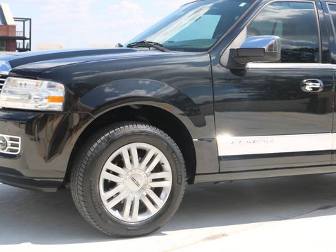 Used 2014 Lincoln Navigator 2WD image 56