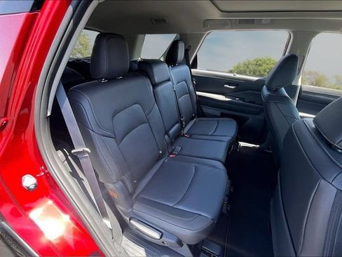 New 2026 Nissan Pathfinder SL w/ SL Premium Package FWD image 9
