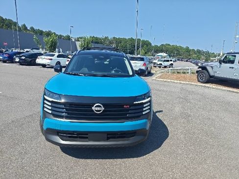 Used 2025 Nissan Kicks SR FWD image 7