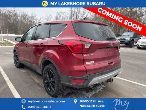 Used 2019 Ford Escape SE image 4