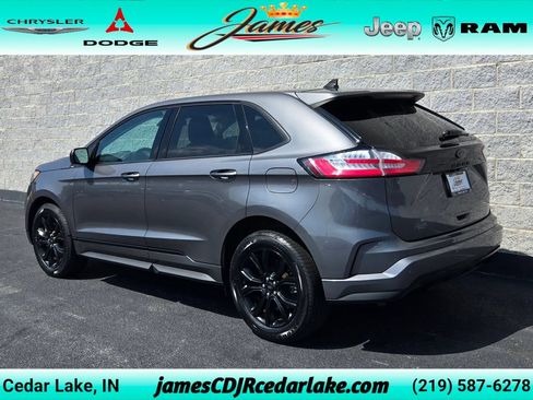 Used 2022 Ford Edge SE w/ Black Appearance Package AWD/4WD image 3