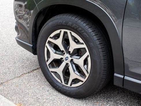 Used 2023 Subaru Forester Premium AWD/4WD image 5