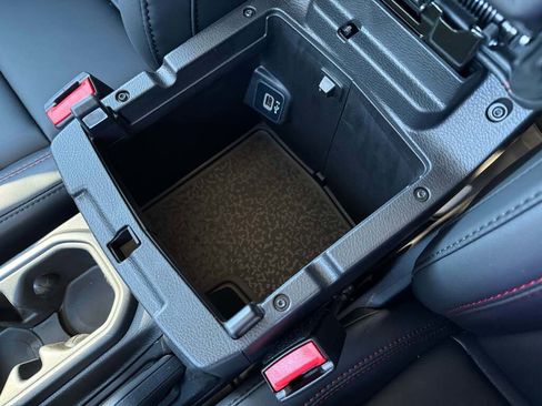 New 2025 Jeep Gladiator Rubicon image 38